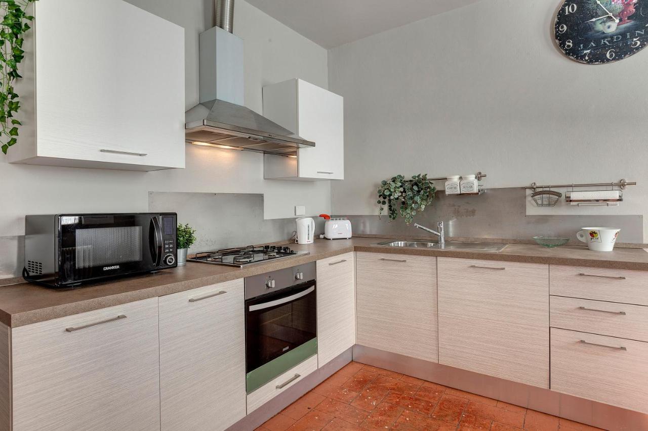 Zita Apartment By Mamo Florens Exteriör bild